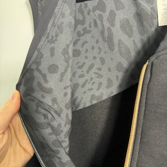 Lululemon Departure Vest - Picture 6 of 7